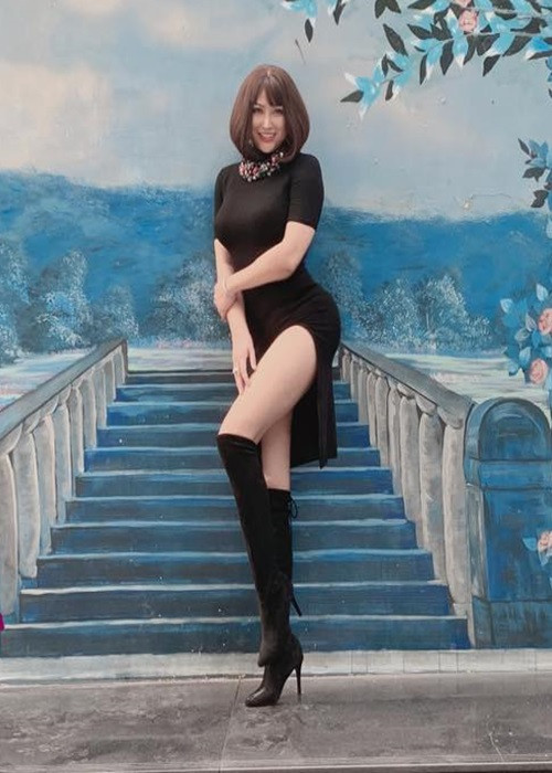 Phi Thanh Vân nghiện khoe vòng 3 có số đo lên đến 104cm.