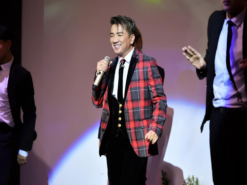 Hồi tháng 9/2021, Đàm Vĩnh Hưng xác nhận gửi đơn tố cáo bà Phương Hằng đến Cơ quan Cảnh sát điều tra Công an TPHCM về hành vi vu khống, xúc phạm, đưa hoặc sử dụng trái phép thông tin mạng máy tính, mạng viễn thông. Đến ngày 4/10/2021, Cơ quan Cảnh sát điều tra Công an TPHCM chuyển đơn của Đàm Vĩnh Hưng tố cáo bà Nguyễn Phương Hằng tới Công an tỉnh Bình Dương để giải quyết theo thẩm quyền. Ảnh: FBNV