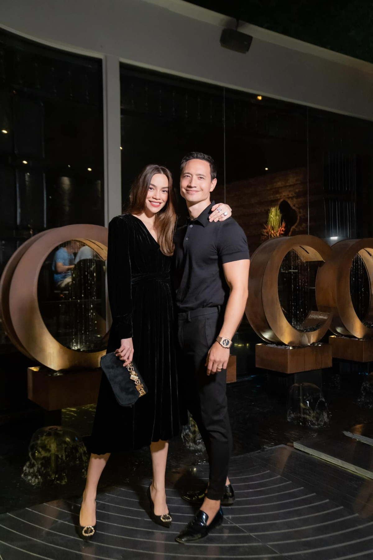 Tình cảm Kim Lý và Hồ Ngọc Hà hiện vẫn mặn nồng chẳng kém ngày mới yêu.