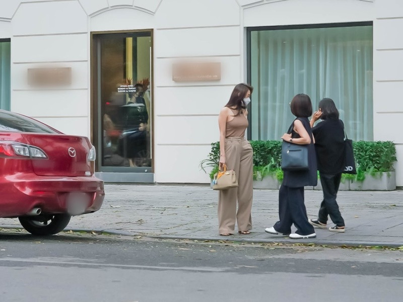 Dù Minh Hằng nhiều lần hóa cô dân trên màn ảnh, sàn catwalk nhưng fan rất mong ngóng nhìn nữ ca sĩ mặc váy cưới trong hôn lễ. Ảnh: Yan