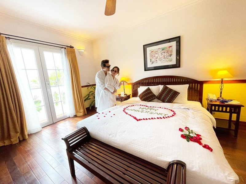 Cặp đôi tranh thủ hâm nóng tình cảm qua những chuyến du lịch. Ảnh: Phụ nữ Việt Nam