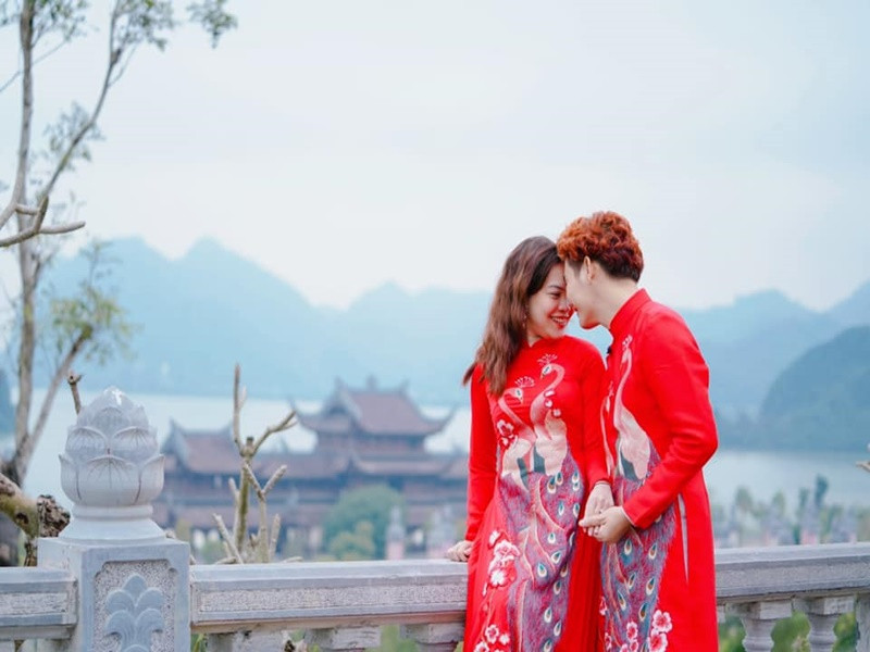 Sau 23 năm gắn bó, tình cảm của Hồng Phúc - Quỳnh Phượng vẫn mặn nồng. Ảnh: FBNV