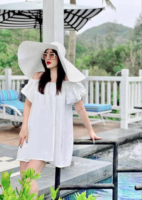 Bảo Thy đưa ra các tiêu chí tuyển bảo mẫu nhưng không hé lộ mức lương cụ thể. Ảnh: FBNV