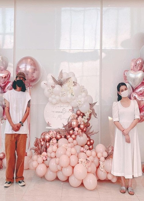 Ameni Pinit – một trong những người bạn thân nhất của Tangmo cũng có mặt từ sớm. Ảnh: VTC