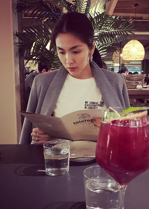 Hình ảnh Hà Tăng qua ống kính của chồng khi ra ngoài hẹn hò.