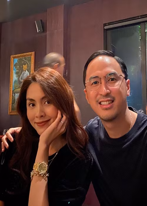 Vợ chồng nàng ngọc nữ màn ảnh Việt "trốn con" đi ăn tối các dịp kỷ niệm ngày cưới, sinh nhật.