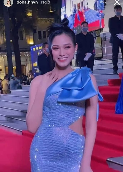 Theo Hoa hậu Việt Nam 2020, vì lịch trình làm việc bận rộn, sau khi ăn, cô không có nhiều thời gian nghỉ ngơi nên chỉ ăn no 1 chút là vòng bụng sẽ “phình” ra. Ảnh: Dân Việt