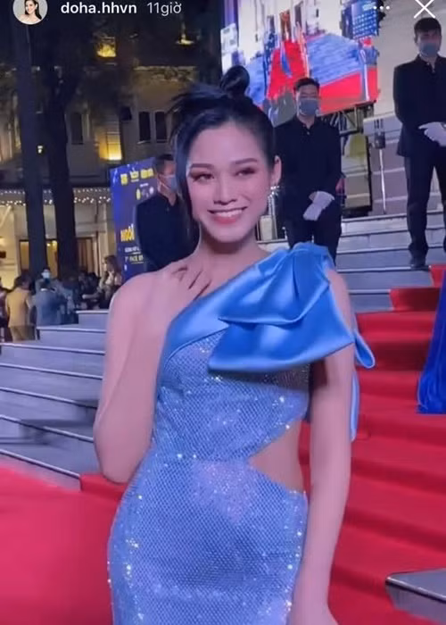 Theo Hoa hậu Việt Nam 2020, vì lịch trình làm việc bận rộn, sau khi ăn, cô không có nhiều thời gian nghỉ ngơi nên chỉ ăn no 1 chút là vòng bụng sẽ “phình” ra. Ảnh: Dân Việt