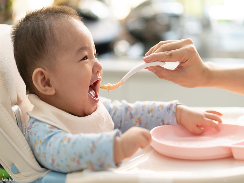 Như Quỳnh còn trải lòng, nhờ con gái, cô biết mình mạnh mẽ hơn, biết được tình mẫu tử thiêng liêng cũng như càng thương bố mẹ đẻ hơn vì hiểu ra rằng bố mẹ đã hy sinh cho cô nhiều đến thế nào.