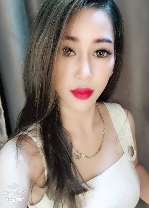 Oanh Nguyễn từng đăng tải ảnh chụp cùng Hiệp Gà kèm theo giới thiệu: "Người yêu mới". Về mối quan hệ với Oanh Nguyễn, Hiệp Gà không lên tiếng. Ảnh: Dân Việt