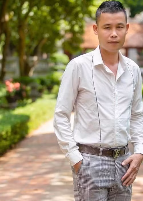 Khi còn là anh diễn viên nghèo không tên tuổi, Hiệp Gà yêu và kết hôn với cô gái làm nghề cắt tóc tên Thanh Quý. Cả hai có một cô con gái chung trước khi ly hôn. Ảnh: FBNV