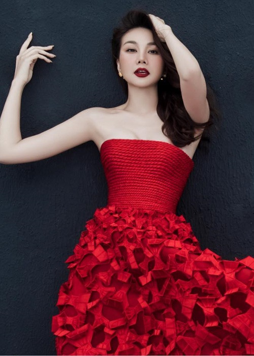 Thanh Hằng là siêu mẫu, hoa hậu, diễn viên, nhà sản xuất phim. Không chỉ nổi tiếng, cô còn giàu có.