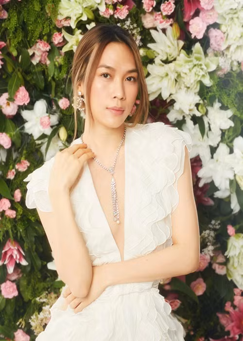 Hơn 20 năm đi hát, Mỹ Tâm vẫn là một trong những cái tên có mức cát sê cao nhất của showbiz Việt. Chính vì thế việc “họa mi tóc nâu” có khối tài sản khủng là điều đương nhiên.