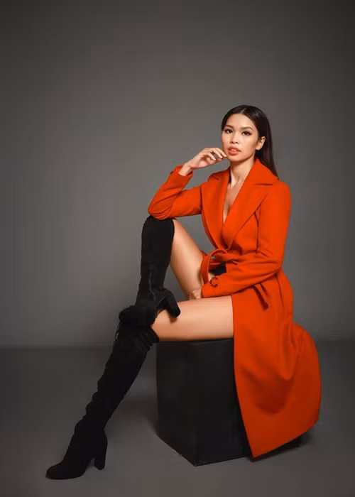 Giám khảo Hà Anh sở hữu body bốc lửa. Cô từng qua 1 lần sinh nở.