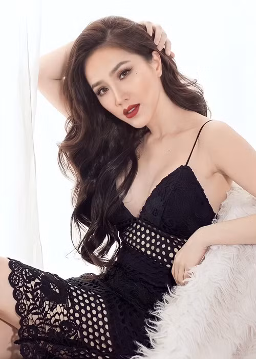 Nhan sắc của Bảo Thy dường như chẳng có dấu vết của việc từng sinh nở.