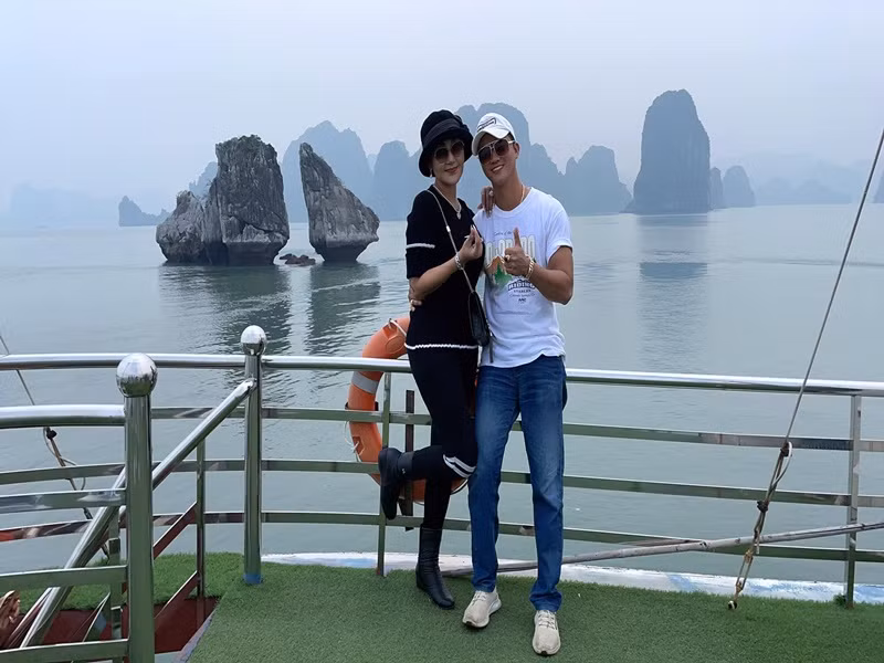 Nữ ca sĩ chuyển giới và bạn trai đã bên nhau được 3 năm. Ảnh: FBNV