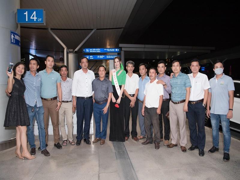 Nàng hậu sẽ có chuyến bay dài hơn một ngày, quá cảnh tại Tokyo và Chicago trước khi đáp Puerto Rico.