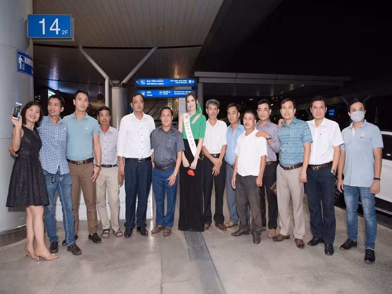 Nàng hậu sẽ có chuyến bay dài hơn một ngày, quá cảnh tại Tokyo và Chicago trước khi đáp Puerto Rico.