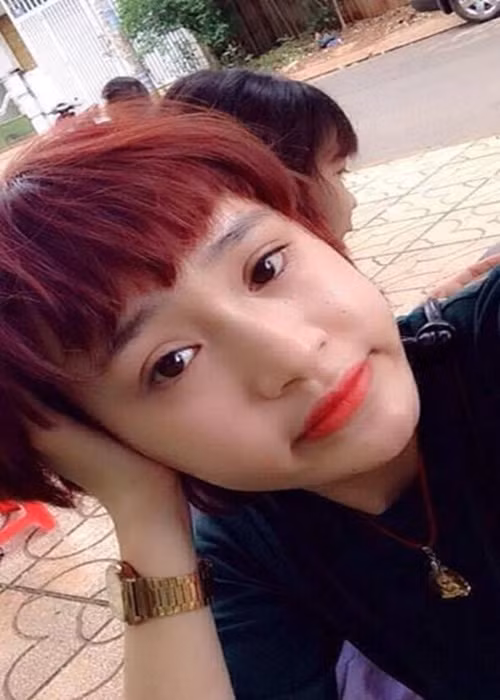 Năm 2015, Hiền Hồ lọt vào vòng chung kết cuộc thi Liên hoan tiếng hát truyền hình và đoạt giải nhất ở dòng nhạc nhẹ. Sau cuộc thi, Hiền Hồ vào Nhạc Viện TP HCM học tiếp lớp 12. Ảnh: Dân Việt