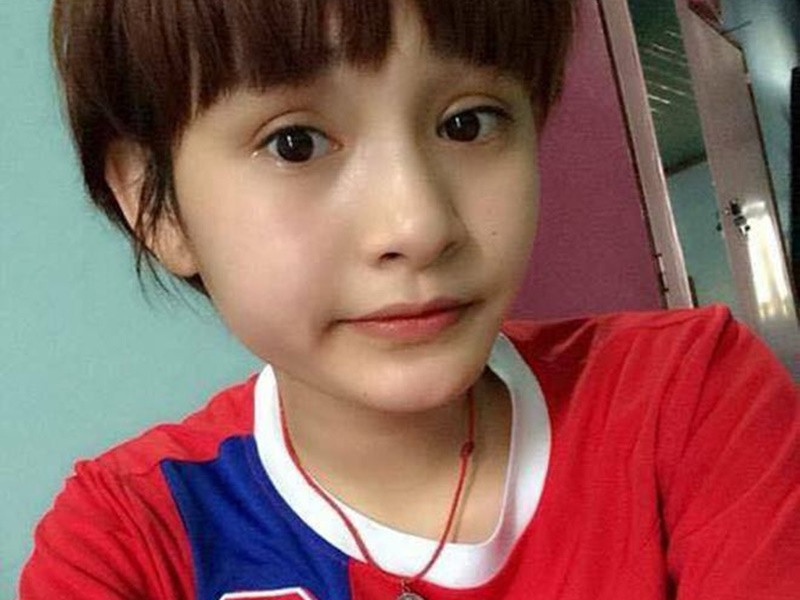 Theo Hiền Hồ, cô tự lập từ năm 15 tuổi. Sau khi học xong trung học cơ sở, cô không học lớp 10 ở trường làng mà chuyển lên học ở trường trung cấp văn hóa nghệ thuật ở thành phố. Từ đó, cứ sáng Hiền Hồ làm phục vụ ở phòng trà, tối về đi học văn hóa. Ảnh: Dân Việt