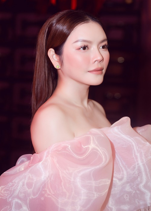 Nữ diễn viên từng chia sẻ, cô khó có bạn trai vì quá bận rộn.