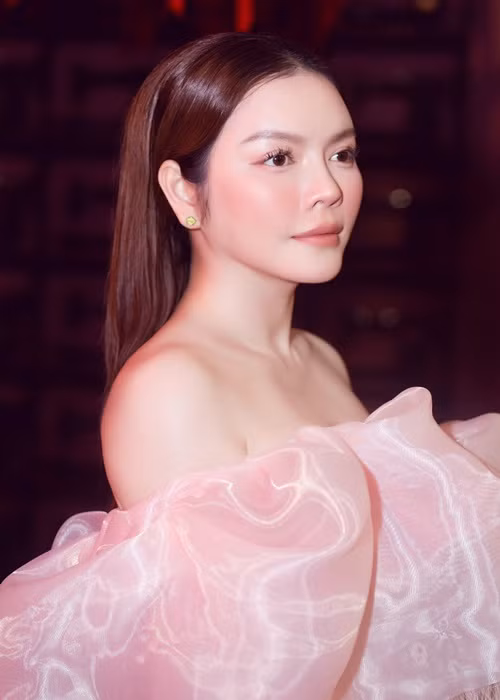 Nữ diễn viên từng chia sẻ, cô khó có bạn trai vì quá bận rộn.