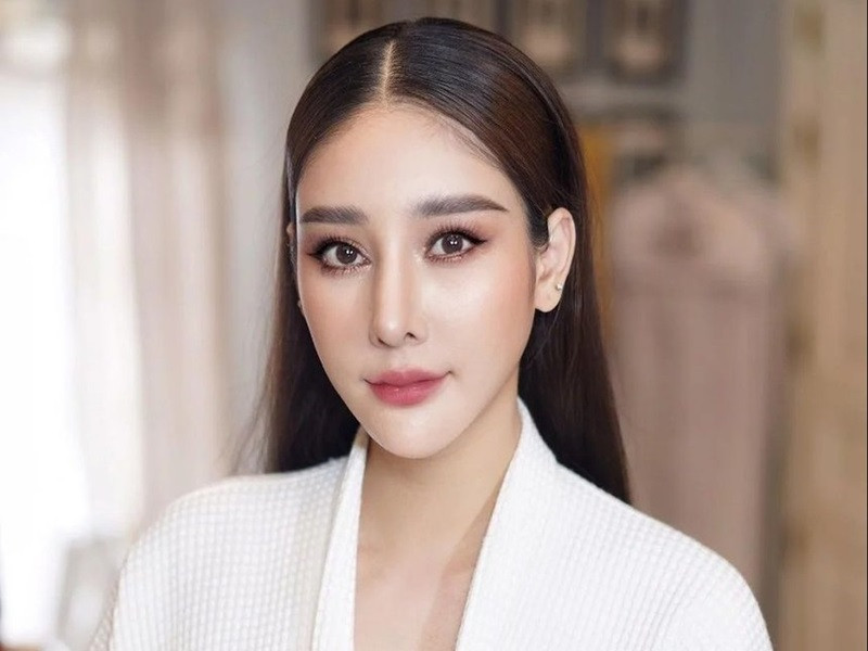 Vụ diễn viên “Chiếc lá cuốn bay”: Hai nhân vật gây bức xúc nhất Vu dien vien “Chiec la cuon bay”: Hai nhan vat gay buc xuc nhat