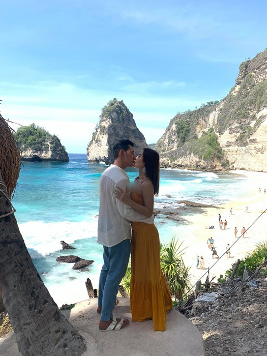 Lý Bình xây nhà rồi mới cầu hôn Phương Trinh. Theo Phương Trinh, đây là một trong những bằng chứng Lý Bình yêu đương nghiêm túc và luôn nghĩ về tương lai.