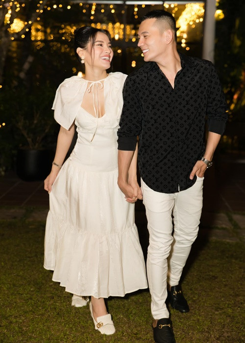 Phương Trinh khẳng định Lý Bình là người đàn ông mà cô có thể tin tưởng và trao gửi tình cảm cũng như cuộc sống sau này của mình.