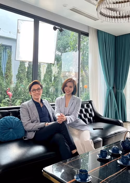 Huyền Lizzie cũng như các nghệ sĩ trong đoàn phim đang rất nóng lòng chờ phần 2 lên sóng vào 4/4 tới đây.