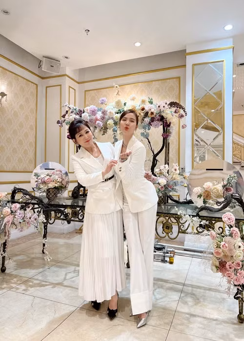 Ở phần 2, dễ thấy nhân vật Vân Trang ngày càng thăng hạng trong phong cách thời trang.