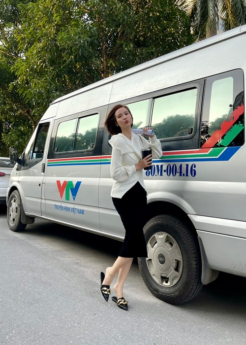 Không chỉ thế, Huyền Lizzie cũng nghiên cứu sâu sắc nhân vật để lựa chọn trang phục hợp với từng phân cảnh, bối cảnh, tâm lý, diễn biến… góp phần tạo nên thành công cho hình tượng Vân Trang.