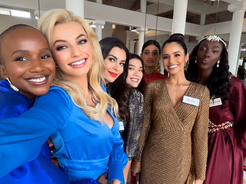 Ngoài nhan sắc đẹp như “búp bê Barbie”, đại diện Ba Lan còn ghi điểm bởi sự thân thiện. Ảnh: Miss World Poland