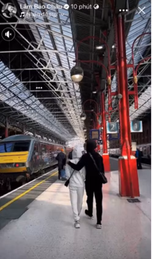 Lam Bao Chau cu tinh tu ben Le Quyen the nay, fan nao chang tan chay?