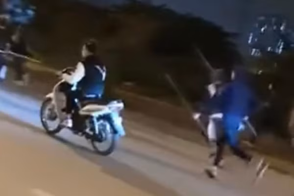 Hang tram “tre trau” vac hung khi hon chien trong dem