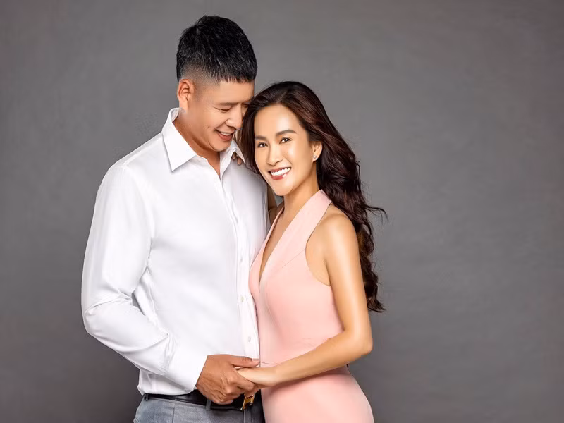 Nhiều người cho rằng Anh Thơ giữ lửa hôn nhân nhờ ứng xử khéo léo, thông minh.