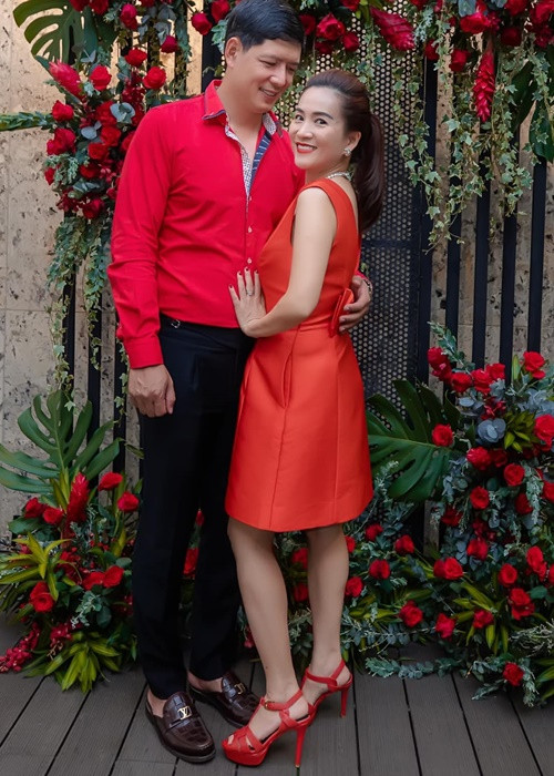 Tình cảm vợ chồng Bình Minh ngày càng mặn nồng khiến nhiều người ngưỡng mộ.