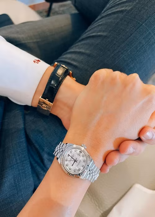 Chẳng cần hôn, Diễm My và bạn trai vẫn ngọt ngào đến phát ghen. Ảnh: FBNV