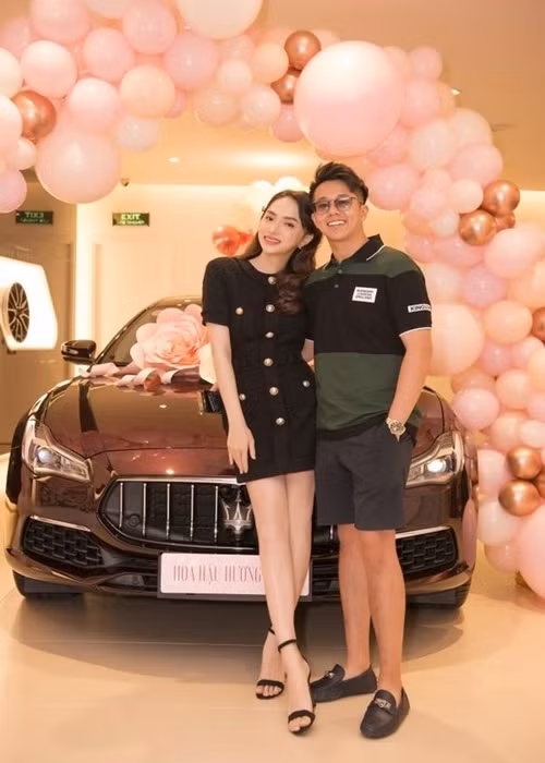 Chuyện tình cảm của Hương Giang và Matt Liu được gia đình nữ ca sĩ chuyển giới ủng hộ. Ảnh: Yeah1music