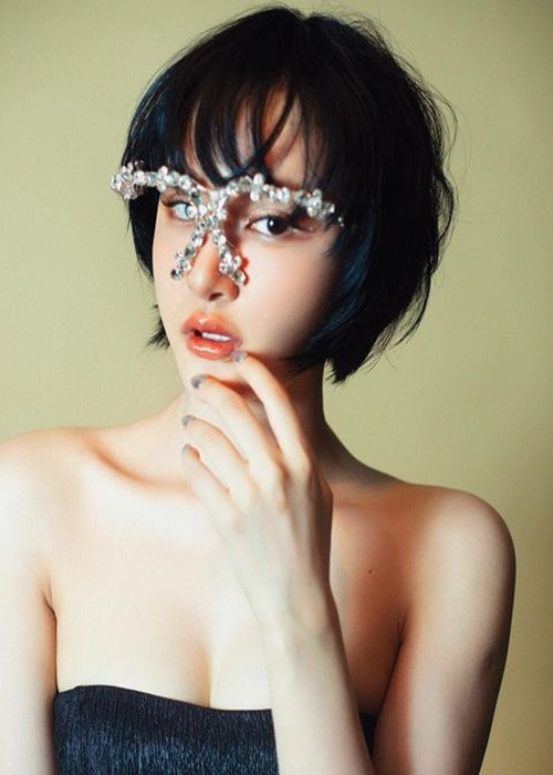 Hiền Hồ cũng xin lỗi những người bị đồn yêu đương với cô, những khán giả đã lo lắng cho cô. Ảnh: Instagram Hiền Hồ