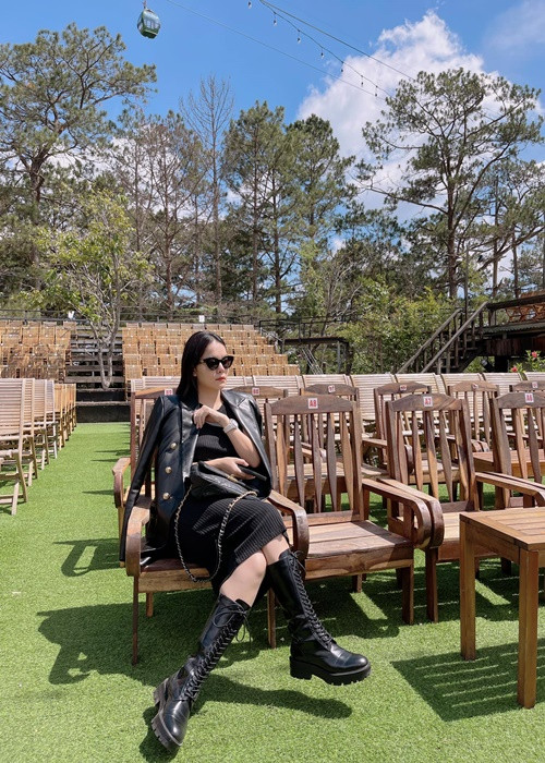 Nhiều cư dân mạng soi vòng 2 của Phạm Quỳnh Anh mỗi khi cô đăng ảnh. Ảnh: FBNV