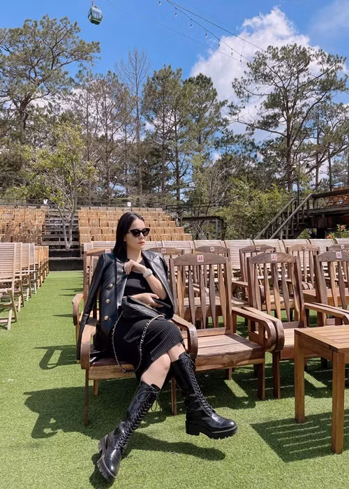 Nhiều cư dân mạng soi vòng 2 của Phạm Quỳnh Anh mỗi khi cô đăng ảnh. Ảnh: FBNV