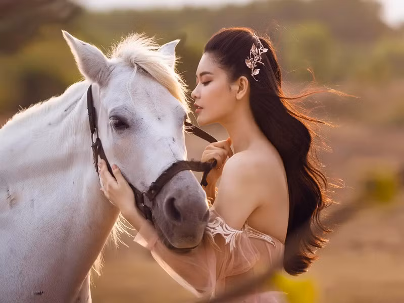 Trương Quỳnh Anh ngày càng đẹp mặn mà quyến rũ khi trở lại cuộc sống độc thân. Ảnh: FBNV