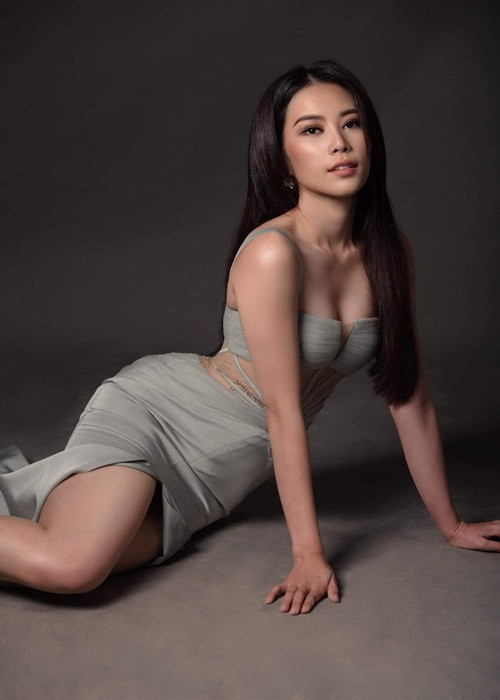 Nam Em dự thi Miss World Vietnam 2022... gợi cảm cỡ nào? Nam Em du thi Miss World Vietnam 2022... goi cam co nao?