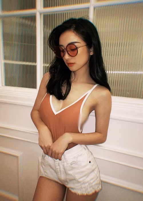 Ngoại hình của Jun Vũ thêm phần gợi cảm sau khi "hot girl trà sữa" phẫu thuật thẩm mỹ vòng một.