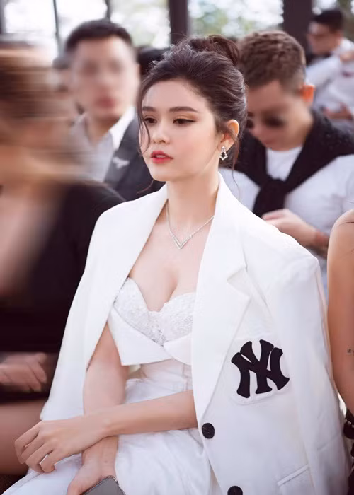 Nữ ca sĩ hạ sinh con trai đầu lòng - bé Sushi cách đây 10 năm.