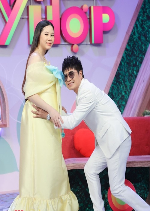 Vợ chồng Lương Gia Huy vỡ kế hoạch khi Thùy Uyên mang bầu sau 6 tháng sinh con trai. Ảnh: Phụ nữ Việt Nam