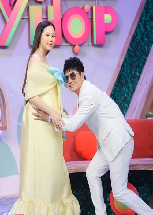 Vợ chồng Lương Gia Huy vỡ kế hoạch khi Thùy Uyên mang bầu sau 6 tháng sinh con trai. Ảnh: Phụ nữ Việt Nam