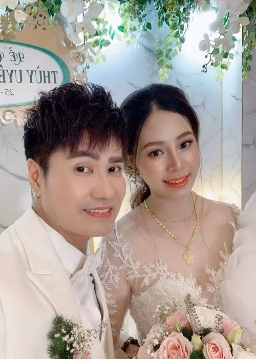 Năm 2020, "vua nhạc sàn" Lương Gia Huy xác nhận ly hôn DJ Chích Chòe sau gần 10 năm gắn bó. Gần 1 năm sau đó, nam ca sĩ tái hôn. Ảnh: Sức khỏe và đời sống