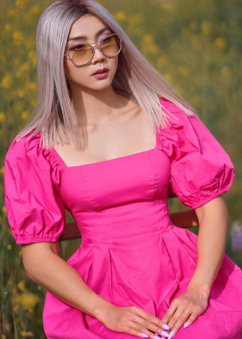 Sau khi ly hôn, Ngọc Quyên và chồng cũ mất 2 năm tranh giành quyền nuôi con. Cựu người mẫu chia sẻ trên Nhịp sống Việt, sự căng thẳng của những phiên tòa liên tiếp trong vòng 2 năm khiến cả cô và chồng cũ đều bị tổn thương tâm lý: